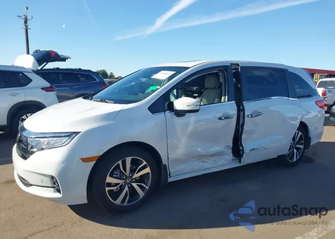 2024 Honda Odyssey Touring z USA, uszkodzony, nr VIN 5FNRL6H85RB034493